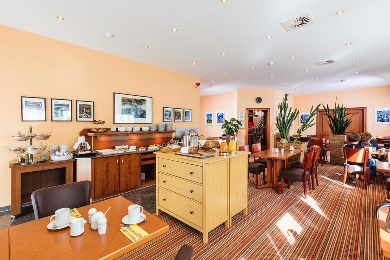 Hotel Servatius Koln Bagian luar foto