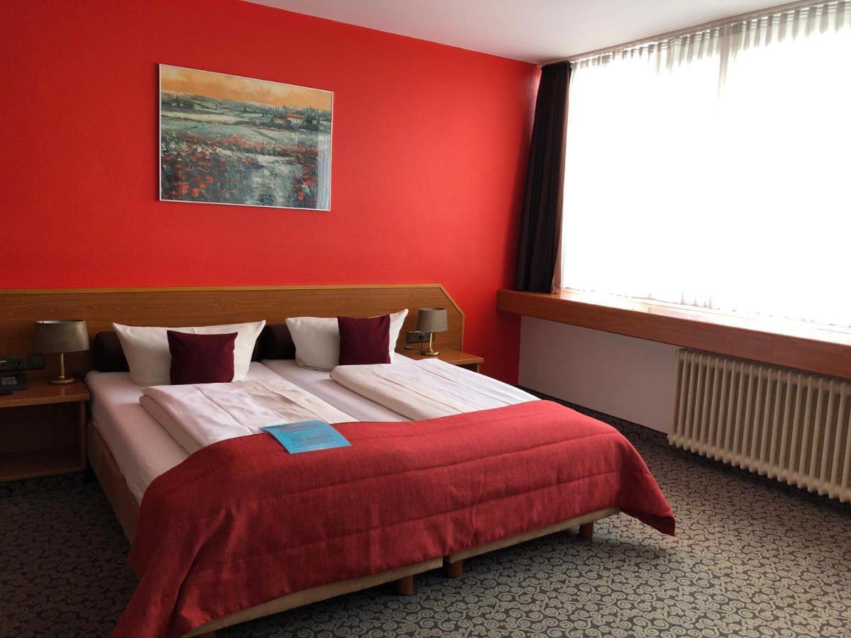 Hotel Servatius Koln Bagian luar foto