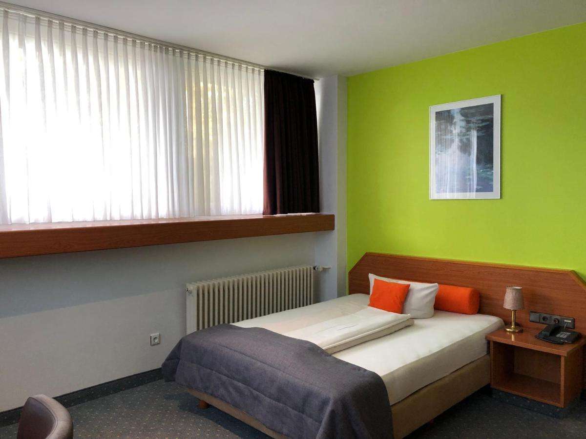 Hotel Servatius Koln Bagian luar foto