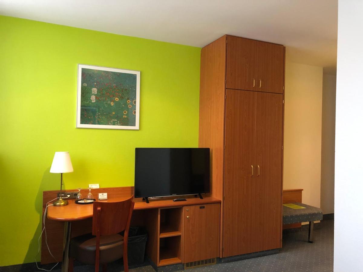 Hotel Servatius Koln Bagian luar foto