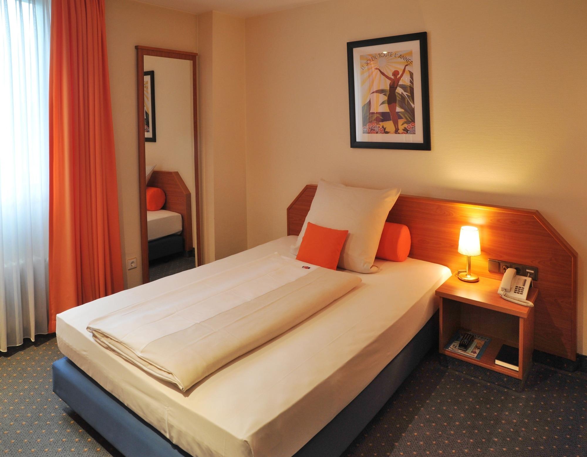 Hotel Servatius Koln Bagian luar foto
