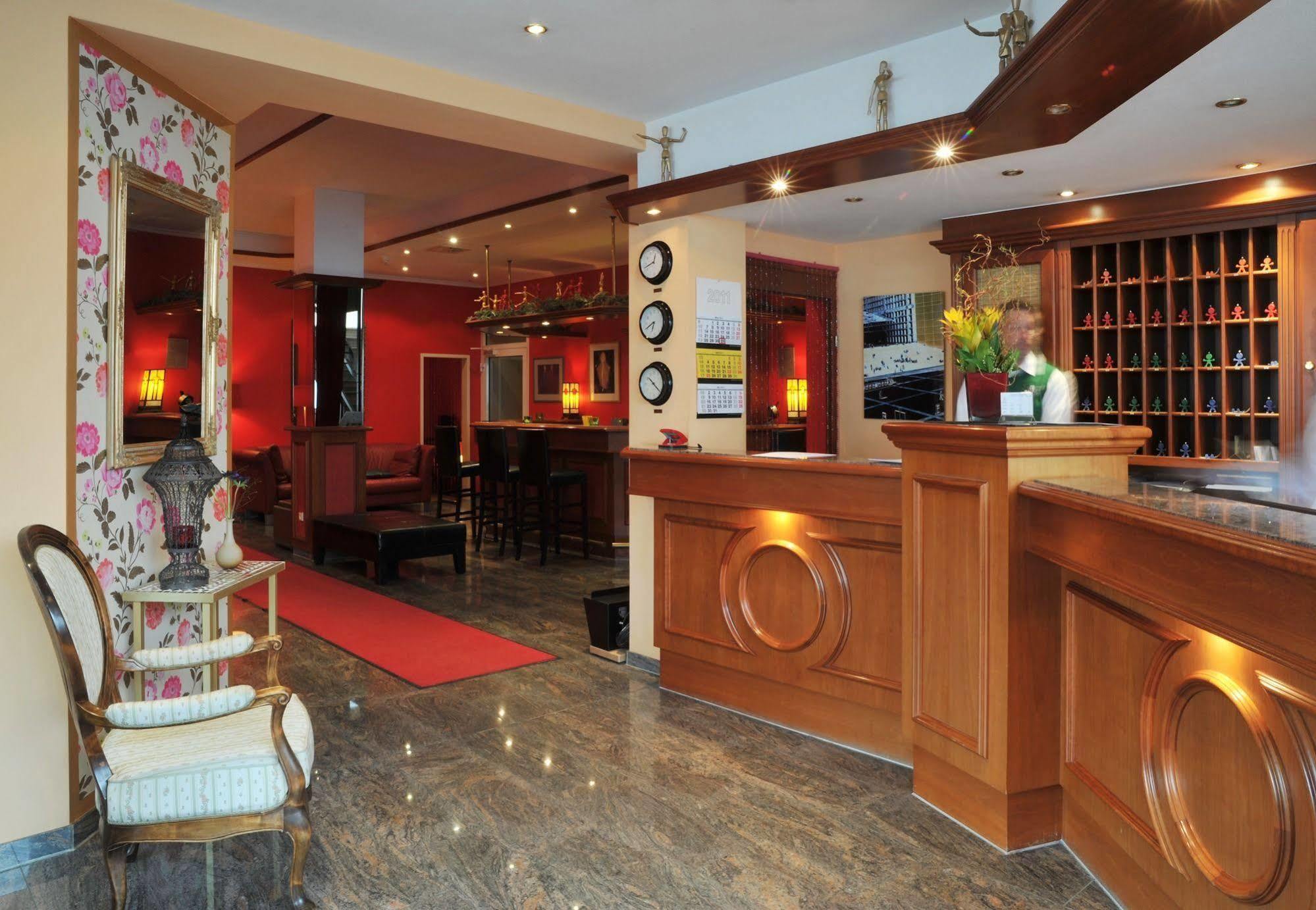 Hotel Servatius Koln Bagian luar foto